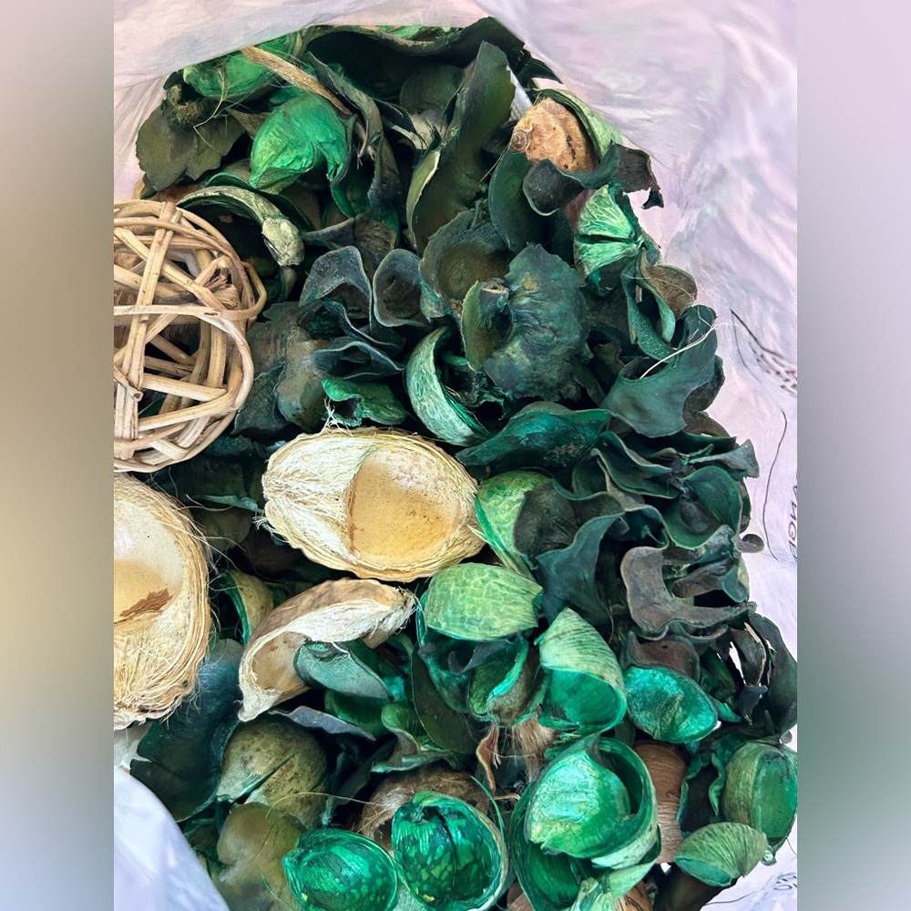 Green and Natural Potpourri Mix